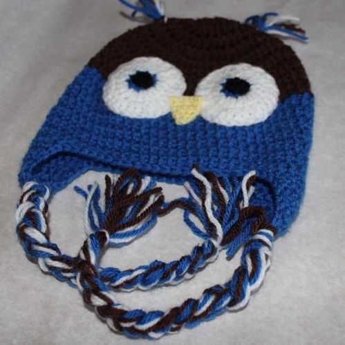 Owl hat, made with a FREE pattern from Repeat Crafter Me