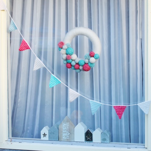 Christmas Bunting, part of the Scheepjes Christmas Blog Hop, see and make all ten of the beautiful Christmas projects!
