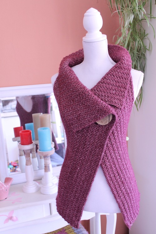 Peek-a-Boo Wrap free crochet pattern size S-XL on missneriss.com #haken