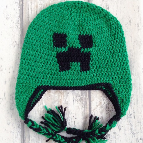 Minecraft inspired Beanie Hat, a free tutorial on missneriss.com