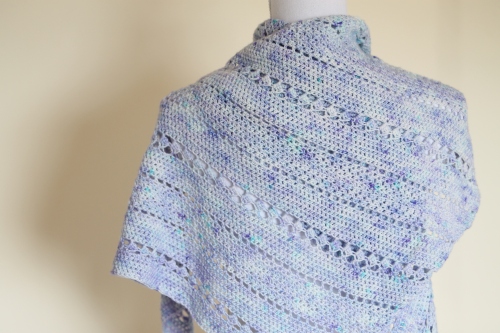 Miriem Shawl crochet pattern by @missneriss. Available on Ravelry